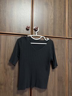 (Category: ) located in . Submitted by clearingmywardrobee (Listing ID 1439726103, Image 1). Description: .