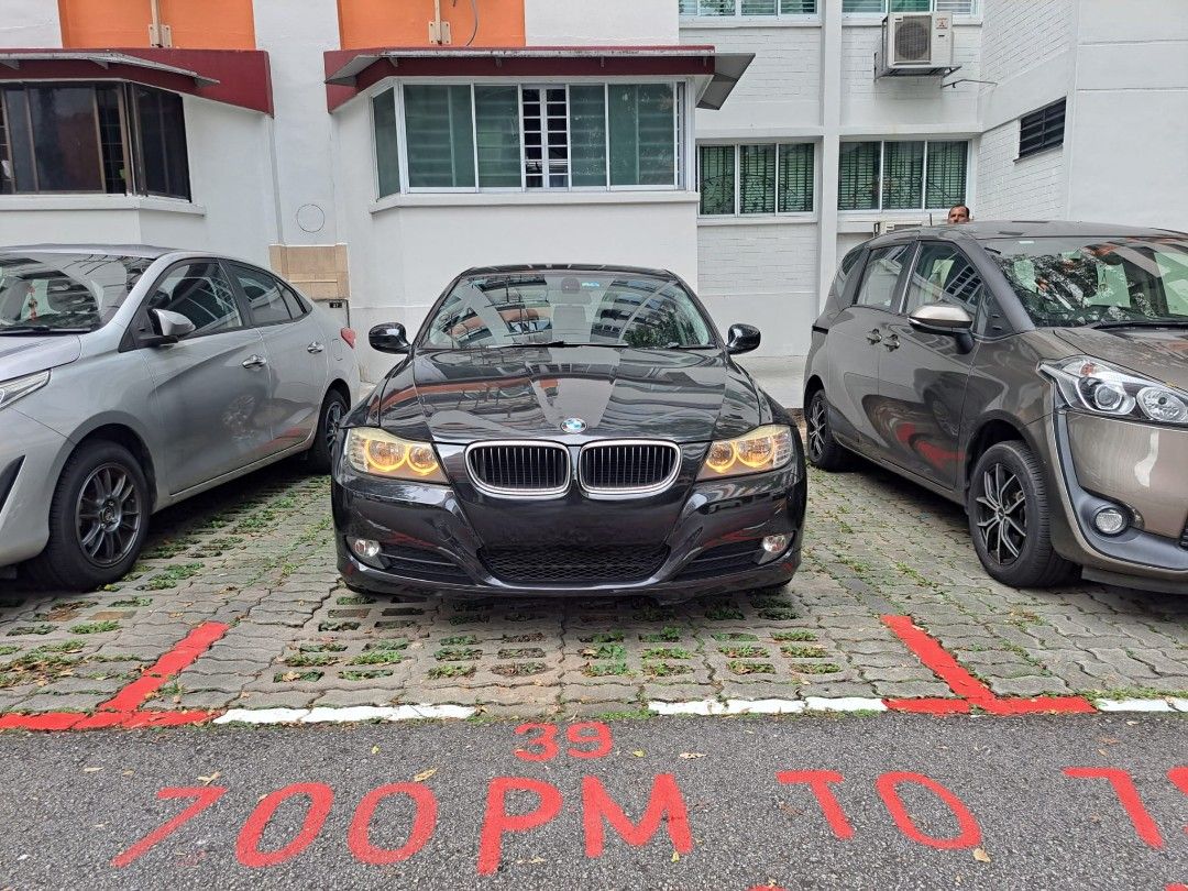 BMW 3 Series Sedan 320i (A) (Category: Used Cars) located in Singapore. Submitted by monsterunlimited (Listing ID 1439737562, Image 1). Description: .