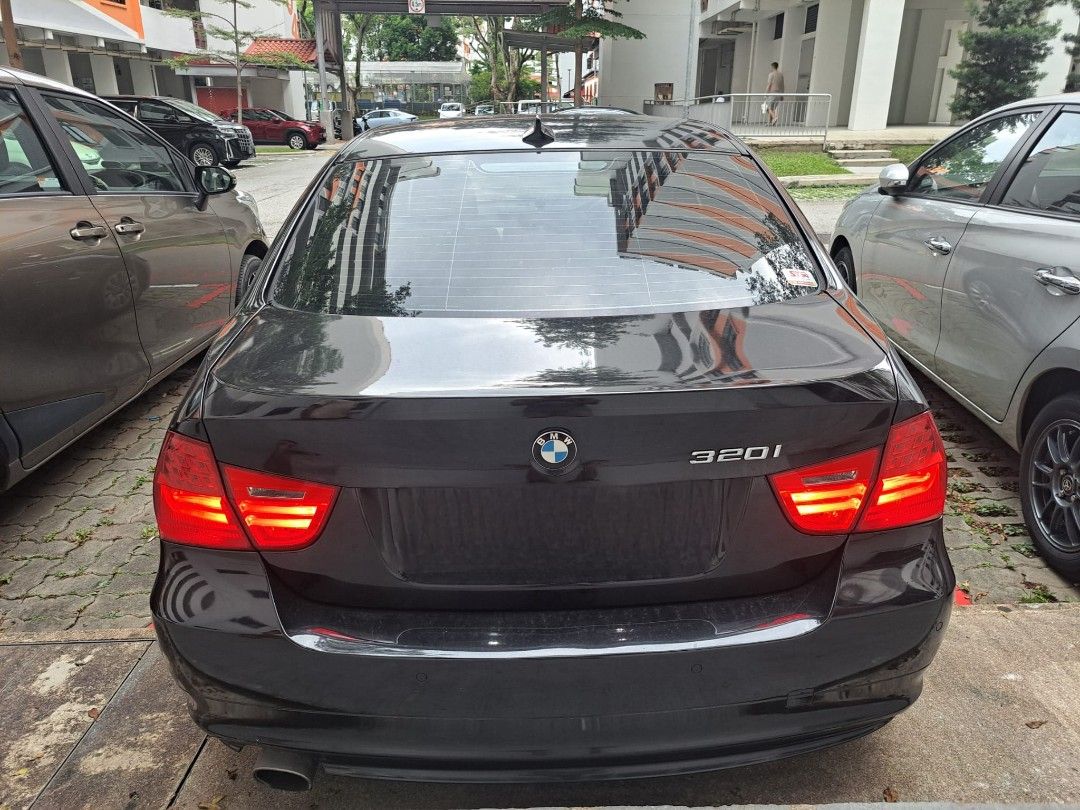 BMW 3 Series Sedan 320i (A) (Category: Used Cars) located in Singapore. Submitted by monsterunlimited (Listing ID 1439737562, Image 3). Description: .