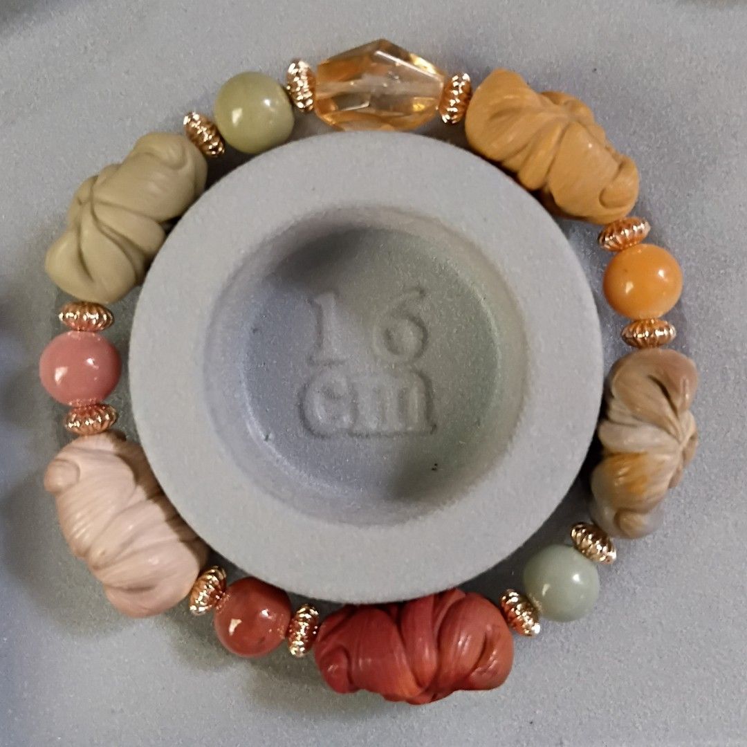 Bnew Nine Tail Fox Alashan Bracelet (Category: Bracelets) located in Muntinlupa City. Submitted by rina.rina3 (Listing ID 1439648612, Image 2). Description: brand new alashan bracelet with: - alashan nine tail fox charms - 8mm alashan beads - citrine freeform accent charm 16+cm wrist size very pretty in person 💖 for personal use or for gifting Buyer to shoulder sf thank you.