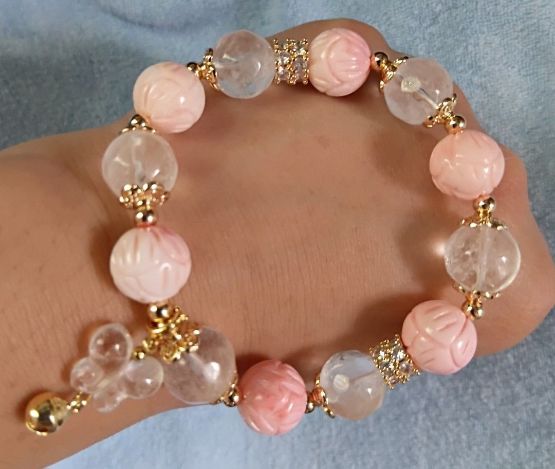 Bnew Turquoise and Clear Quartz Bracelet (Category: Bracelets) located in Muntinlupa City. Submitted by rina.rina3 (Listing ID 1439644546, Image 1). Description: bnew queen shell and clear quartz bracelet with - 12mm queen shell carving beads - 12mm faceted clear quartz beads - CQ butterfly charm that is detachable and can be used as pendant very cute and dainty in person 🥰 best for personal use or for gifting buyer to shoulder sf thank youuu.
