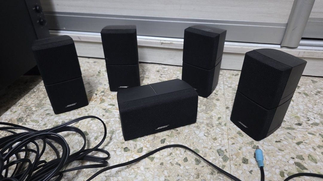 Bose Acoustimass 10 Series IV (Category: Soundbars, Speakers & Amplifiers) located in San Miguel. Submitted by rrshopstore (Listing ID 1439679375, Image 2). Description: Bose Acoustimass 10 IV 220V with cable and speaker.