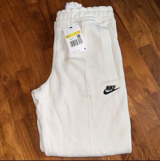 (Category: ) located in . Submitted by goodwardrobeclearance (Listing ID 1439622790, Image 1). Description: .