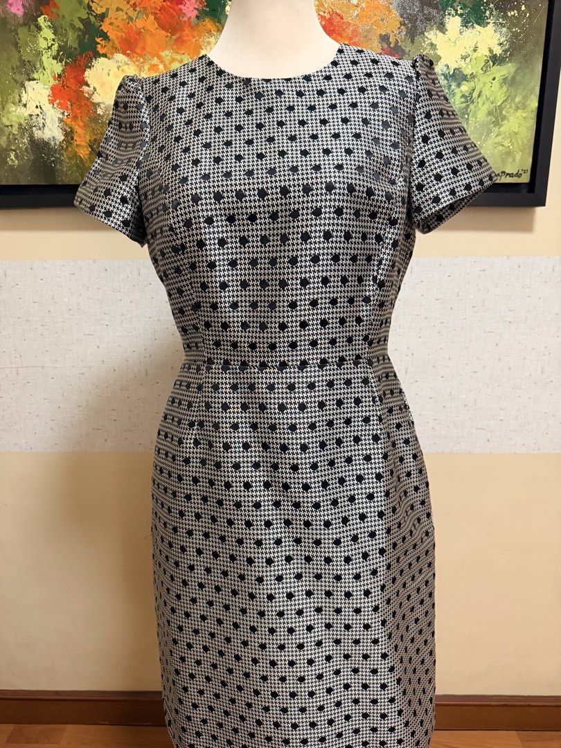 Brooks Brothers Short Dress (Category: Dresses) located in Muntinlupa City. Submitted by gap0710 (Listing ID 1439646986, Image 2). Description: Brooks Brothers short dress w/ sleeves. In excellent condition. Ideal for smart casual or formal occasions. .