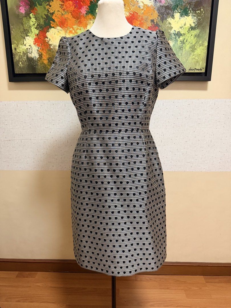 Brooks Brothers Short Dress (Category: Dresses) located in Muntinlupa City. Submitted by gap0710 (Listing ID 1439646986, Image 1). Description: Brooks Brothers short dress w/ sleeves. In excellent condition. Ideal for smart casual or formal occasions. .