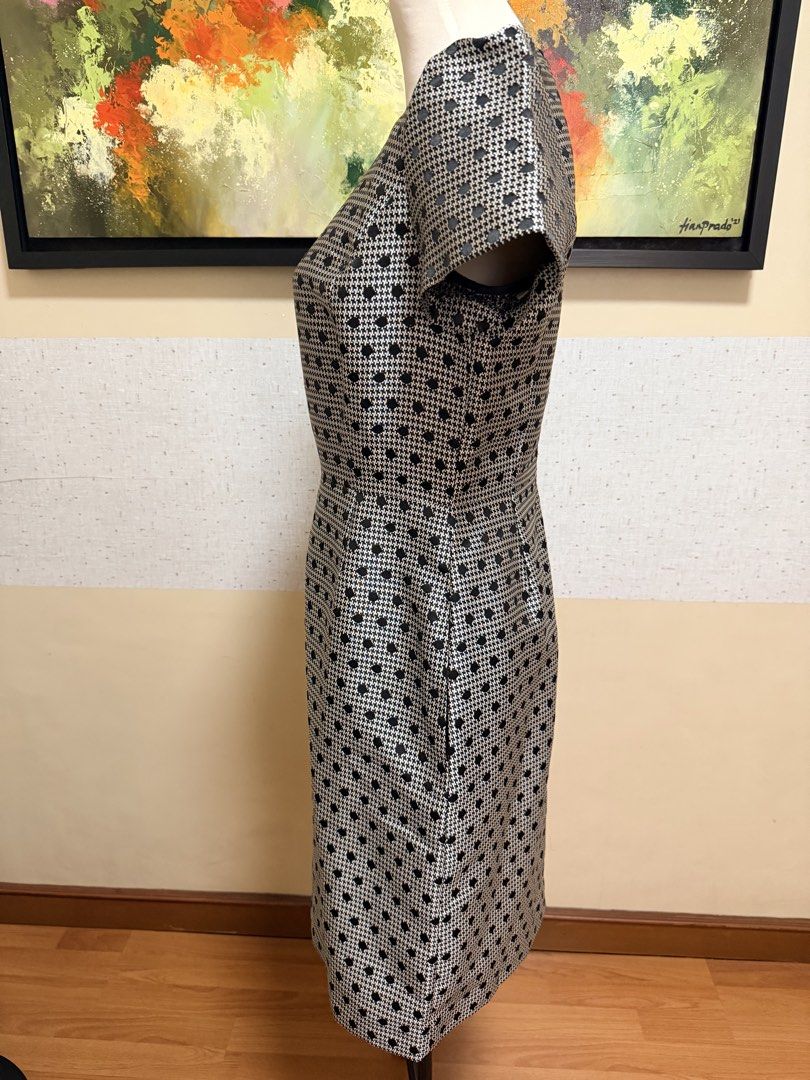 Brooks Brothers Short Dress (Category: Dresses) located in Muntinlupa City. Submitted by gap0710 (Listing ID 1439646986, Image 3). Description: Brooks Brothers short dress w/ sleeves. In excellent condition. Ideal for smart casual or formal occasions. .