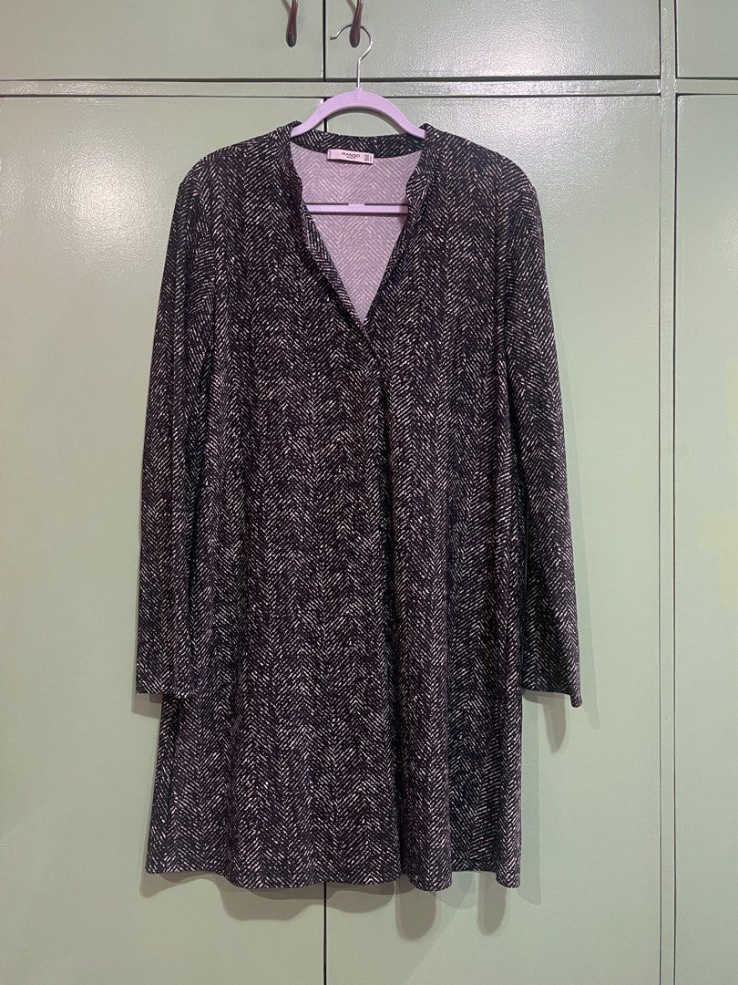 Bundle of 2 - Mango Basics Long Sleeve Dress (Category: Dresses) located in Quezon City. Submitted by fire.tiger.8578 (Listing ID 1439729364, Image 1). Description: - Long sleeve design - V-neckline - Black and white herringbone pattern - Black floral pattern - Size: L (EUR), G (MEX), 8 (USA).