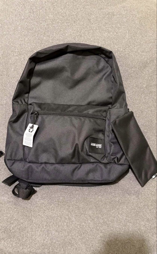 Case Logic Commence 24L Backpack in Black (Category: Backpacks) located in Pasig City. Submitted by rsrvessentials (Listing ID 1439675739, Image 1). Description: Dimensions (LxWxH) : 30.0 x 27.0 x 43.0 cm Laptop compartment dimensions : 38.5 x 26.5 x 3.1 cm Weight : 0.41 kg Volume : 24 L Material : Polyester ‼️ 1 pc left.