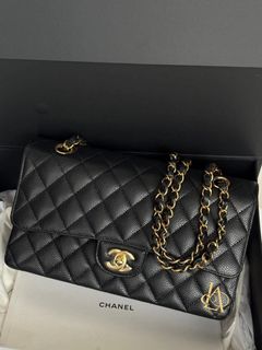 (Category: ) located in . Submitted by authenticandluxury_bags (Listing ID 1439627510, Image 1). Description: .