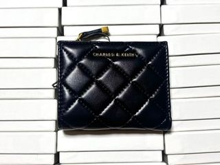 (Category: ) located in . Submitted by ho.bags (Listing ID 1439673106, Image 1). Description: .