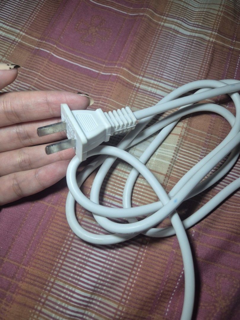 CheyiN 3-Barrel Hair Waver (Category: Hair) located in Bacoor. Submitted by Talsp (Listing ID 1439743364, Image 3). Description: Location: Bacoor, Cavite - CheyiN 3-barrel hair waver for beachy waves - White handle with temperature settings and indicator light - Gold barrels with purple tips - Includes a white power cord - Standard Philippine plug - Model number visible on the device.