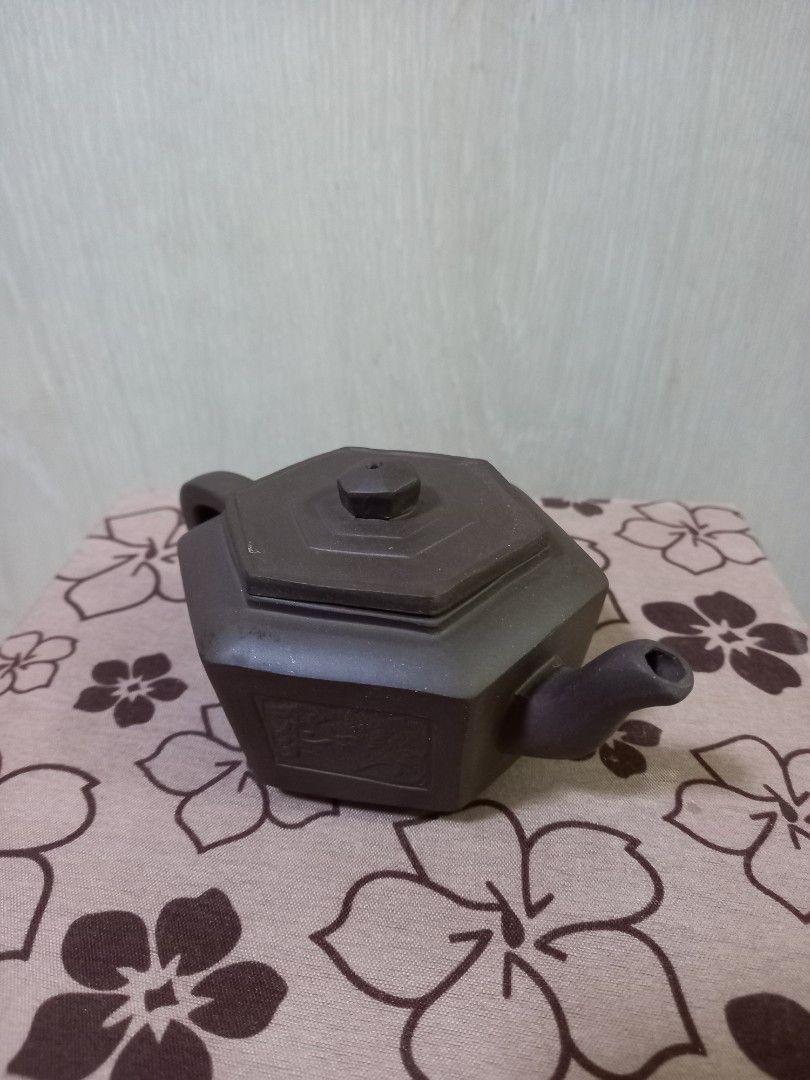 Chinese teapot463233518865623040
