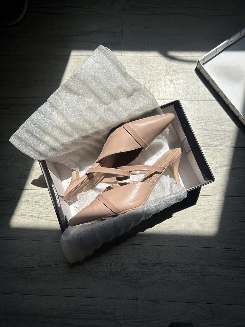 Clean Girl Nude Heels with Strap (Category: Flats & Sandals) located in Quezon City. Submitted by robycham (Listing ID 1439701400, Image 3). Description: Nude heels with elegant design. Perfect for office wear, formal events, date nights, or everyday chic outfits. Comfortable and easy to pair with neutral and classy looks. - Approx. 2-inch heels - Comes with original box and packaging - Used thrice - Price is nego.