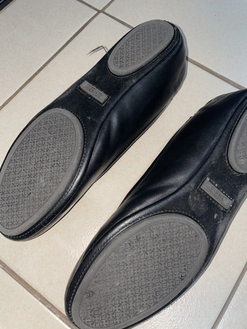 CLN Black Flats (Category: Flats & Sandals) located in Quezon City. Submitted by hopezam.374 (Listing ID 1439720124, Image 3). Description: - CLN black flats - Rounded toe design - Comfortable insole - Gathered elastic detail - CLN logo on insole - Perfect for everyday use.
