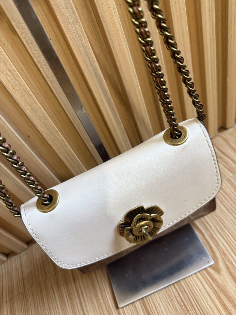 coach (Category: Luxury Bags & Wallets) located in Lipa City. Submitted by thyra06 (Listing ID 1439745911, Image 3). Description: coach parker 18 may flaws pls see the detaild po.