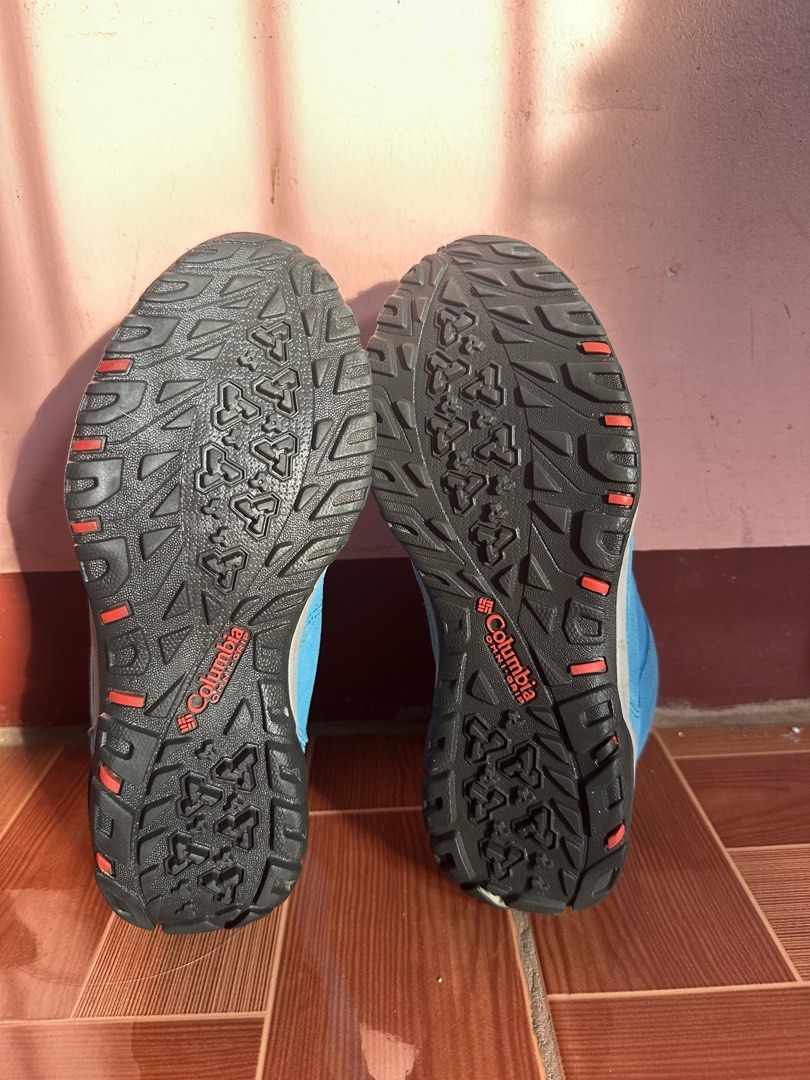 Columbia Hiking Boots - Blue (Category: Hiking & Camping) located in Governor Generoso. Submitted by darz1994 (Listing ID 1439806106, Image 2). Description: - Columbia hiking boots - Eye-catching blue color with red laces - Durable soles with a sturdy tread - Designed for comfort and various terrains - Well-maintained condition.