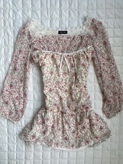 (Category: ) located in . Submitted by phanifiedcloset (Listing ID 1439653028, Image 1). Description: .