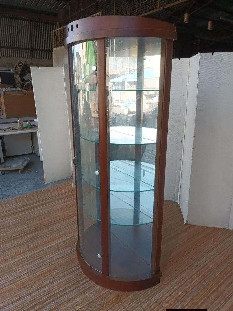 Curio display Cabinet (Category: Shelves, Cabinets & Racks) located in Meycauayan. Submitted by marygracecasimiro (Listing ID 1439687216, Image 2). Description: Curio Curve Cabinet Full Glass w/ Mirror Price: 17,500 L35 x W15.5 x H73 In good condition💜💜 #QuezonCity #Pampanga #Bulacan #Pangasinan #Isabela #Cavite #Baguio #highlights #JAPANSURPLUS #everyone #japansurplus #followers #japansurplusph #japansurplusmalolos #followfollow #fbreels #foll