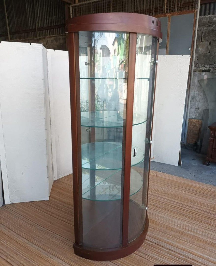 Curio display Cabinet (Category: Shelves, Cabinets & Racks) located in Meycauayan. Submitted by marygracecasimiro (Listing ID 1439687216, Image 3). Description: Curio Curve Cabinet Full Glass w/ Mirror Price: 17,500 L35 x W15.5 x H73 In good condition💜💜 #QuezonCity #Pampanga #Bulacan #Pangasinan #Isabela #Cavite #Baguio #highlights #JAPANSURPLUS #everyone #japansurplus #followers #japansurplusph #japansurplusmalolos #followfollow #fbreels #foll