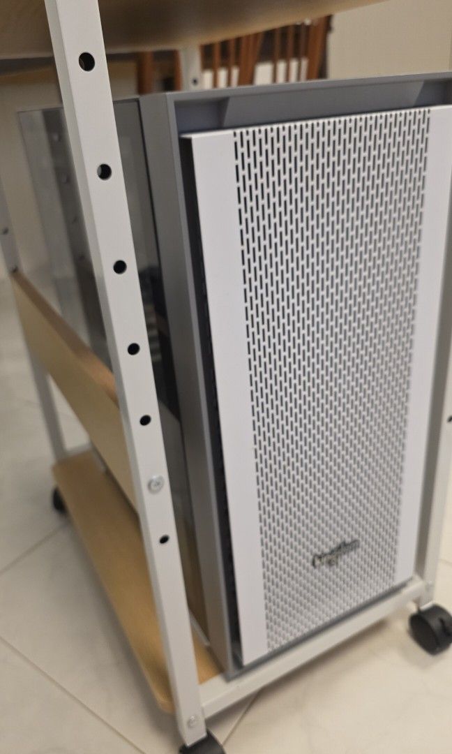 Desktop for sale463059510268405760