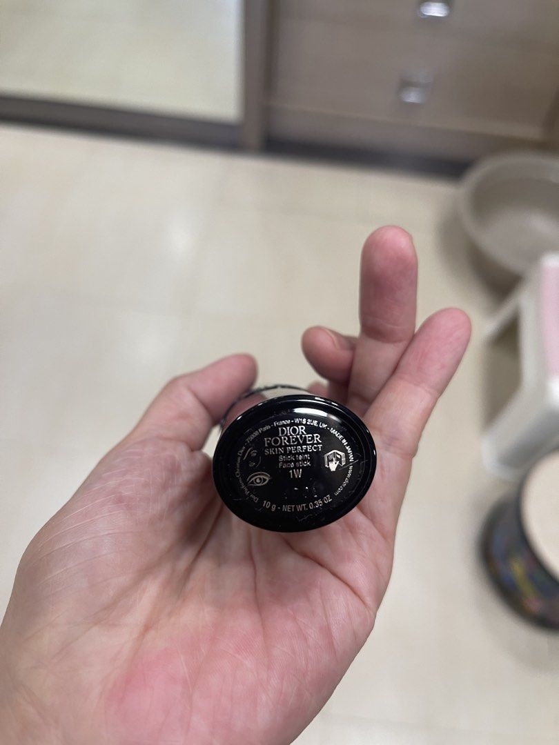 Dior Forever Skin Perfect Foundation Stick 1W (Category: Makeup) located in Manila. Submitted by act92 (Listing ID 1439773671, Image 2). Description: - Dior Forever Skin Perfect Foundation Stick - Shade: 1W - Condition: Used - Size: 10g / 0.35 oz - Packaging: Black tube with silver band and Dior logo Used only twice, only at the back of my hand NEVER swiped on my face No lowballers please RFS: I have dry skin, so I need liquid foundation :( Loc: 