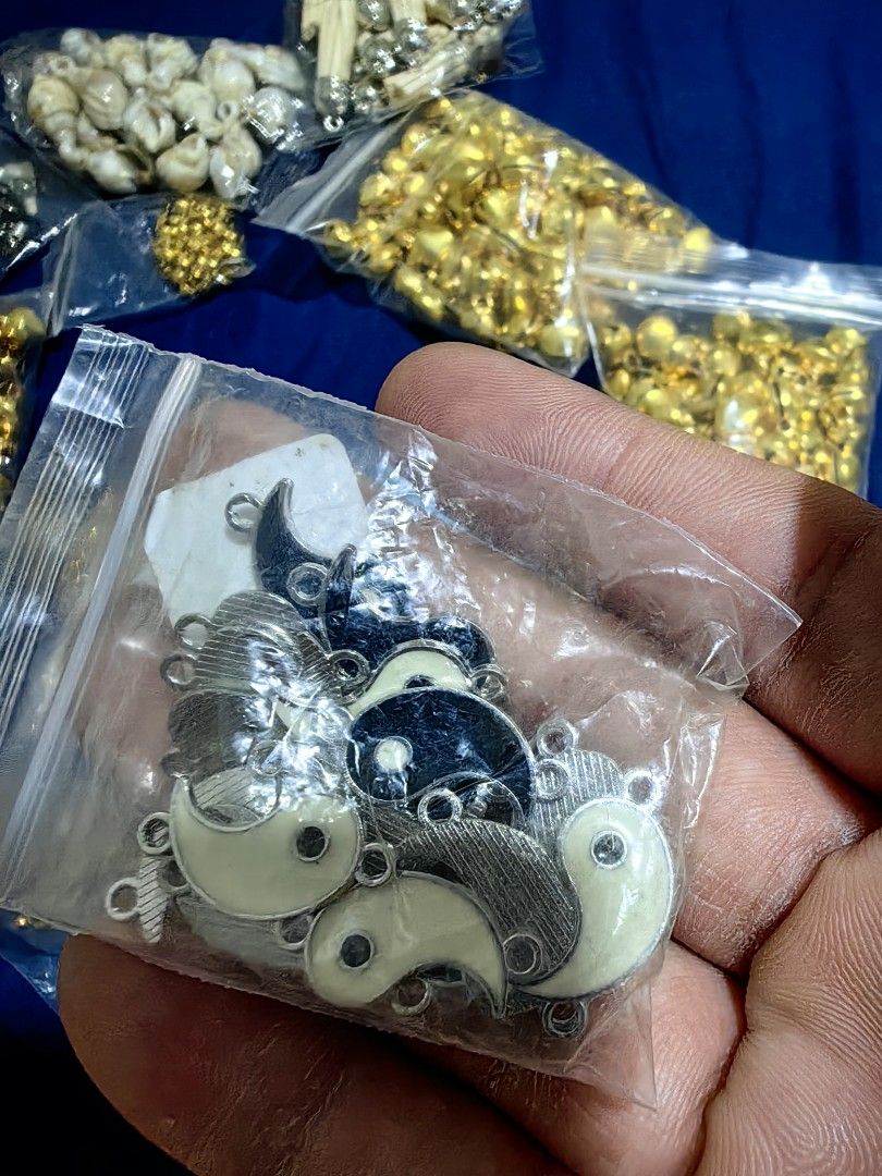 Diy Jewerlies materials take all (Category: Other Accessories) located in Cavite. Submitted by jjcollectiveshop (Listing ID 1439763193, Image 2). Description: take all 200 last offer..