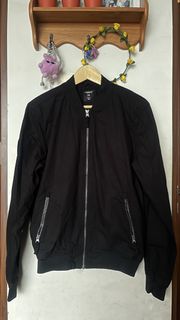 (Kategori: ) berada di . Dikirim oleh sofieholic_shop (ID iklan 1439792346, Gambar 1). Deskripsi: .