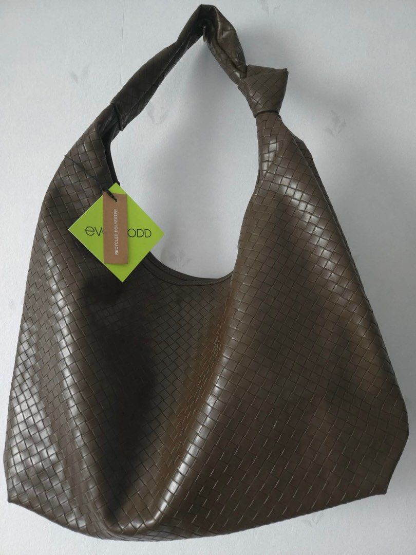 Even & Odd Woven Shoulder Bag (Category: Shoulder Bags) located in Manila. Submitted by corryyy (Listing ID 1439632271, Image 2). Description: - Eve & Odd shoulder bag - bought from Finland - lightweight - Woven design - Knotted handle - Made from recycled polyester - Spacious interior with small pocket - Versatile for everyday use.