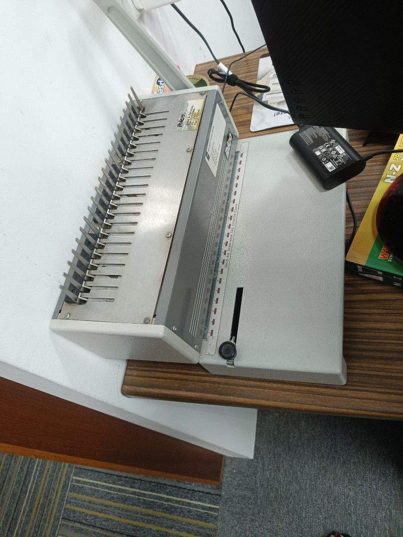 Fellowes Binding Machine463060410439444480