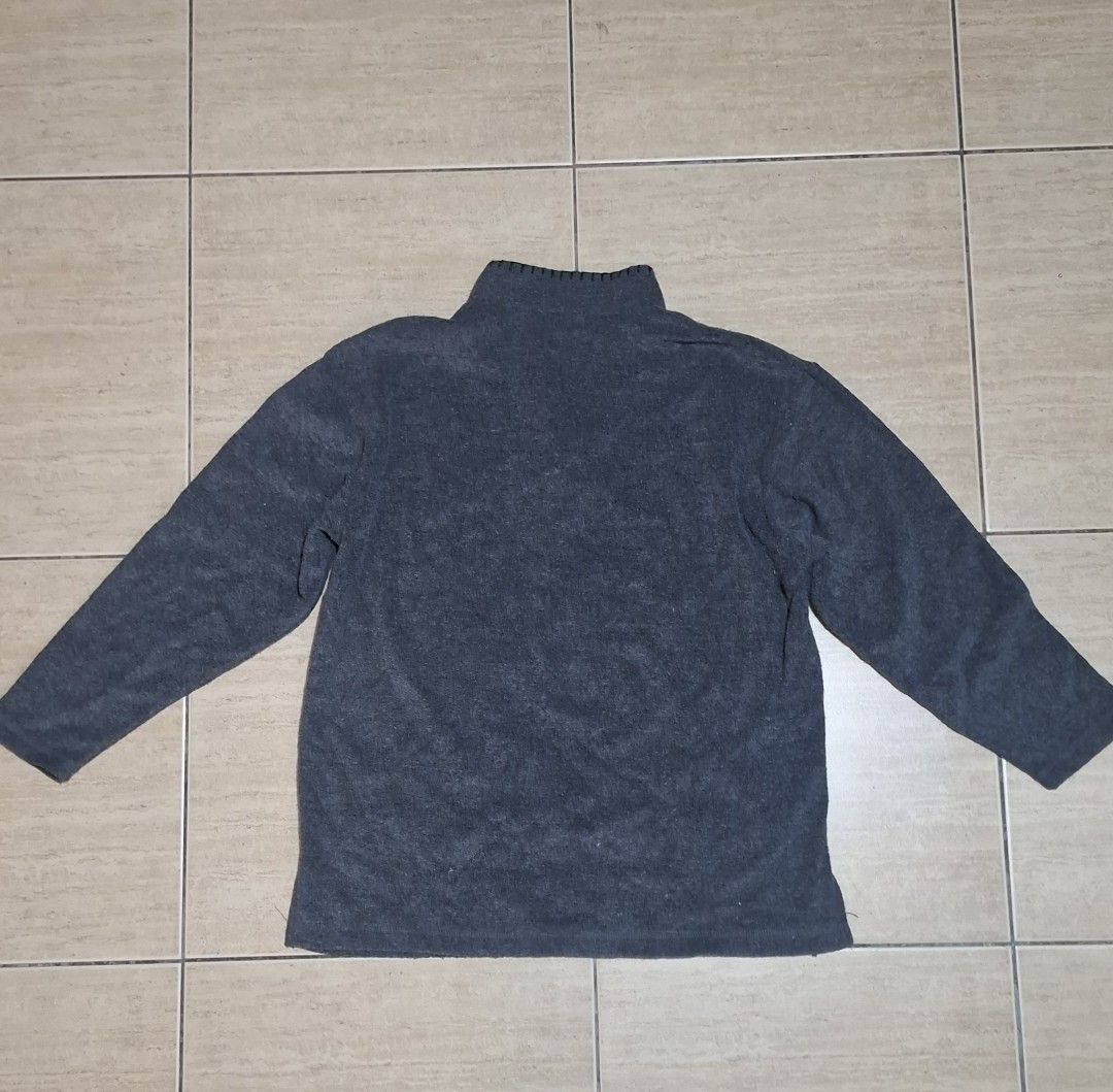 Flag Stall Quarter Zip (M) (Category: Tshirts & Polo Shirts ) located in Manila. Submitted by thriftlokalclothing (Listing ID 1439703606, Image 2). Description: Length: 29 Width: 22 Condition: 10/10 - Shipping to be shouldered by buyer - Manage your expectations as these items are thrifted. Thank you!.