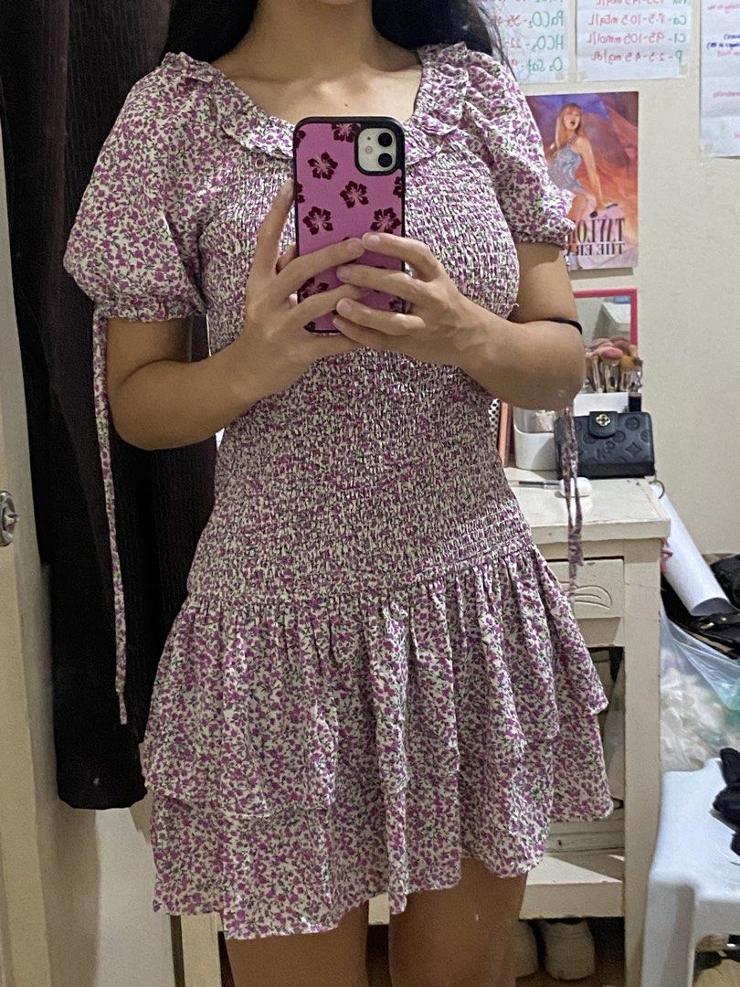 Floral Off-Shoulder Dress (Category: Dresses) located in Cebu City. Submitted by arteriosclerosis (Listing ID 1439713270, Image 2). Description: -never used -fits up to medium; super stretchy ang waist -for reference im 5’2, waist 24, hips 34, bust 34 -lp already.
