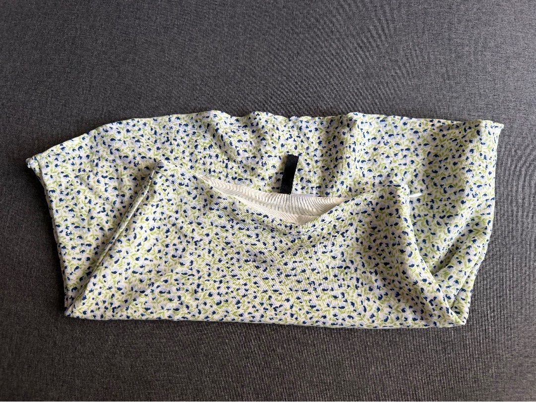 H&M Floral Skirt (Category: Skirts) located in Makati City. Submitted by prelovedbyles02 (Listing ID 1439655866, Image 3). Description: - floral print skirt - White base color - Green and navy blue floral patterns - Flared design - Lightweight fabric - Zipper closure.