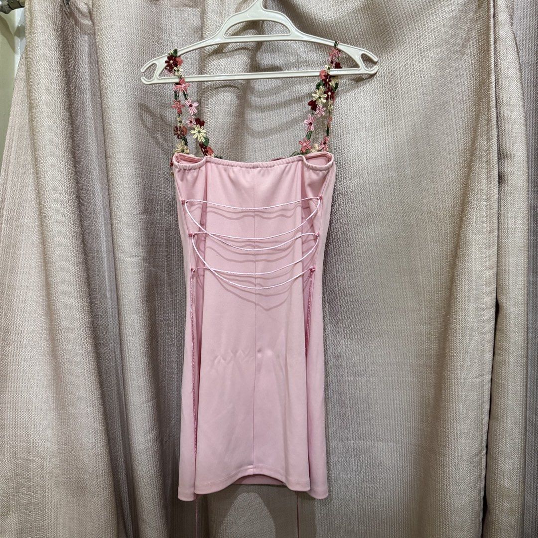 Floral Strap Mini Dress (Category: Dresses) located in Manila. Submitted by miss.v.declutter (Listing ID 1439769774, Image 2). Description: - Back has adjustable straps to cinch waist - Super cute for date night! .