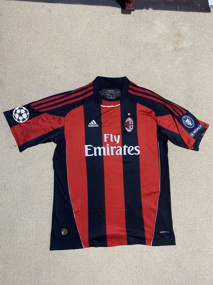 Fly Emirates Football Jersey (Category: Tshirts & Polo Shirts ) located in Alicia. Submitted by adorable-de (Listing ID 1439622129, Image 1). Description: Fly Emirates By Adidas Football jersey black red color way mga bossing honest issue minimal Hairline print see the picture no other issue mga bossing Size large on tag dimensions width22 length29 colorrate9’8’10 400 plus shipping .