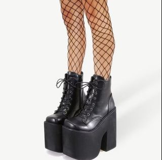 (Category: ) located in . Submitted by cherryycloset (Listing ID 1439800822, Image 1). Description: .