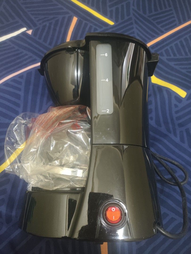 FOR SALE: HYUNDAI COFFEE MAKER (Category: Coffee Machines & Makers) located in Manila. Submitted by lirpamayc93638 (Listing ID 1439802810, Image 1). Description: Selling my coffee maker. Only used once..
