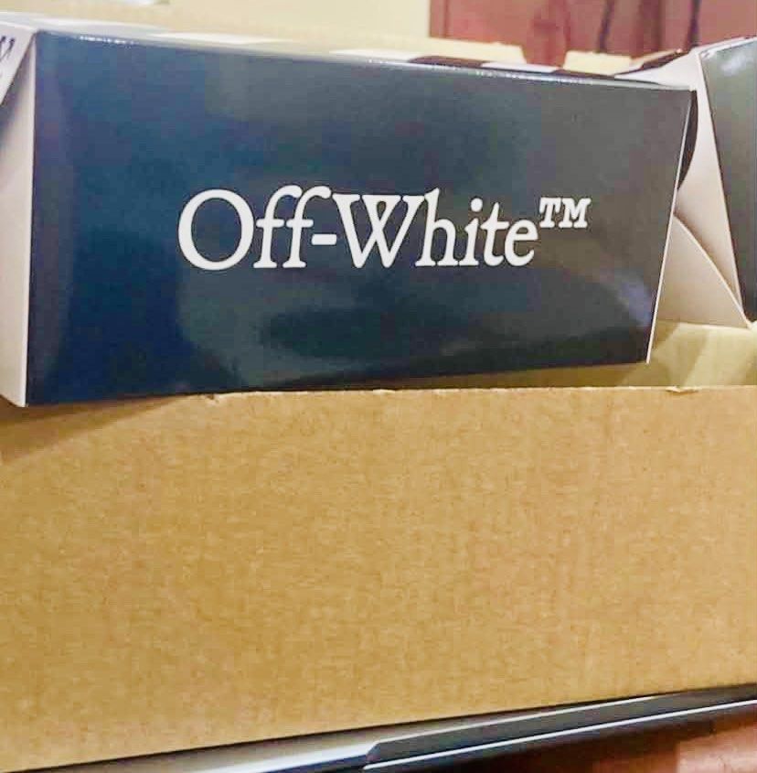 FREE SF: Off-White Beauty Cracker Perfume Set (Category: Fragrance & Deodorants) located in Batangas. Submitted by chooseurpick (Listing ID 1439609740, Image 3). Description: - Off-White Beauty Cracker Perfume Set - Includes Solution No. 8 and Solution No. 10 - Contains: - Full-size bottle - Travel-size bottle - Eyeliner - Black box with Off-White logo - Price: £40.