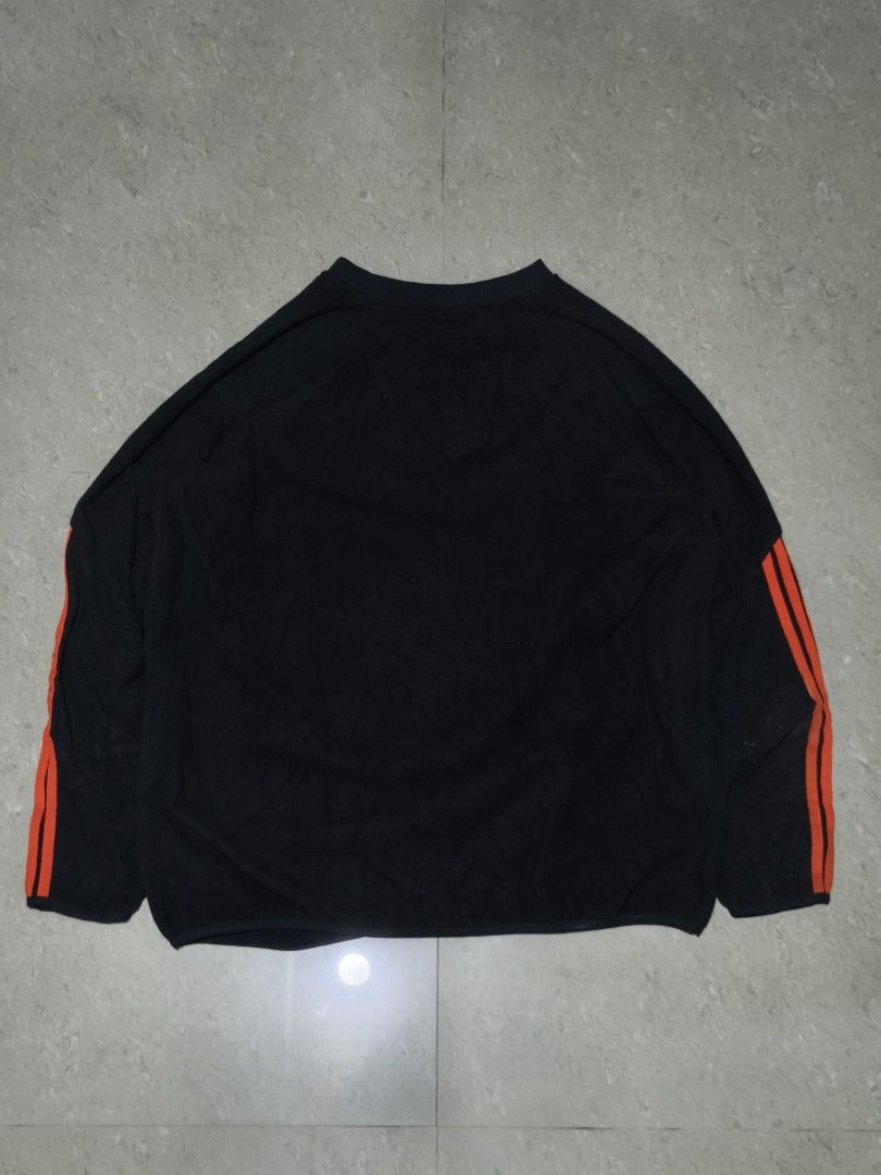 Giants Black Sweatshirt with Orange Stripes (Category: Hoodies) located in Cagayan de Oro. Submitted by epictiger_2a3d62 (Listing ID 1439781329, Image 3). Description: GIANTS JACKET 9/10 PASOK L-XL NO ISSUE NEED WASH MOP: CASH/GCASH(+10) COURIER: JNT/MEETUP (CDO area) 150+sf pag malayu..