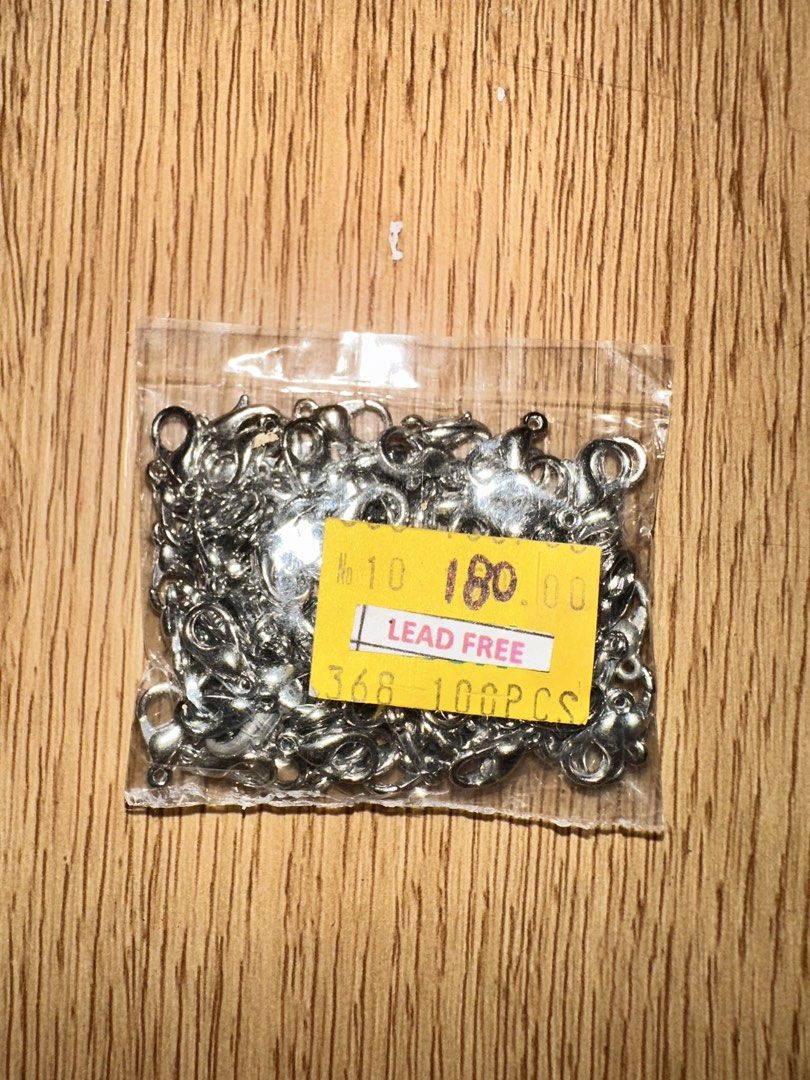 Gold and Silver Lobster Clasps (Category: Bracelets) located in Manila. Submitted by declutterw1thme (Listing ID 1439610918, Image 2). Description: 3 packs Gold - 130 each 2 packs Silver - 160 each.