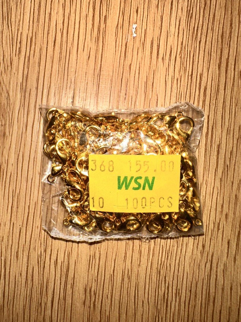 Gold and Silver Lobster Clasps (Category: Bracelets) located in Manila. Submitted by declutterw1thme (Listing ID 1439610918, Image 1). Description: 3 packs Gold - 130 each 2 packs Silver - 160 each.