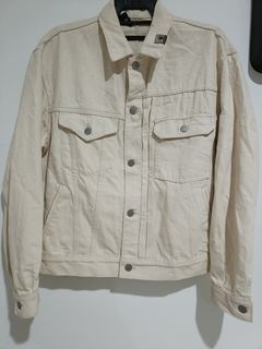 (Category: ) located in . Submitted by pangohsen (Listing ID 1439790936, Image 1). Description: .