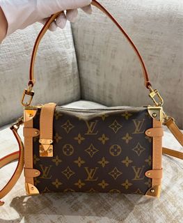(Category: ) located in . Submitted by luxfashionz (Listing ID 1439663079, Image 1). Description: .