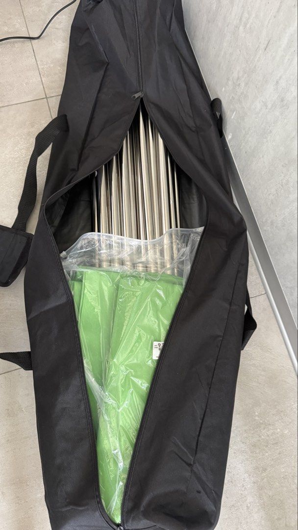 Green screen 2.2m (Category: Other Photography Accessories) located in Singapore. Submitted by toniatsang (Listing ID 1439616313, Image 3). Description: Useful Green screen for video or photography. Too big for my small studio. Bought at $250 including shipment .