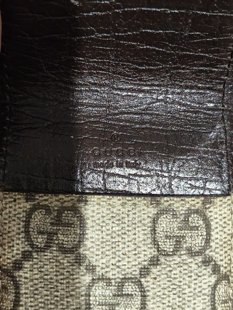 Gucci pen case AUTHENTIC (Category: Luxury Bags & Wallets) located in Manila. Submitted by maxineamber (Listing ID 1439658737, Image 3). Description: Gucci pen case AUTHENTIC, japan.