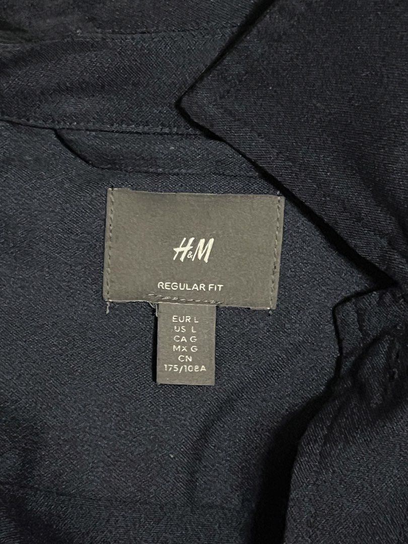 H&M Regular Fit Navy Shirt - Size L (Category: Tshirts & Polo Shirts ) located in San Fernando. Submitted by notcfrank (Listing ID 1439685964, Image 2). Description: H&M navy blue shirt, size L. Regular fit with button-up front and chest pockets. Stand-up collar. dm if interested .