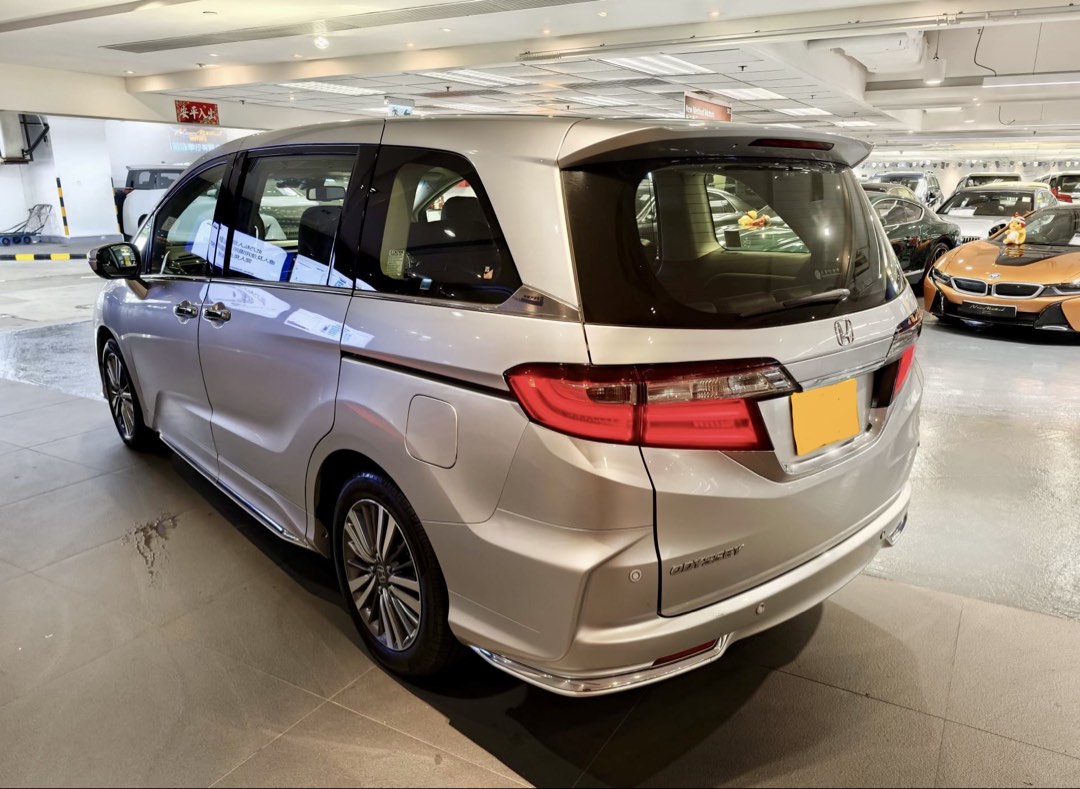 Honda Odyssey 2.4 EXV Premium (A) （分類：車輛放售）位於 Hong Kong。 由 chengjason17 提交（商品編號 1439658584，圖片 3）。簡介： 🎖️2019🎖️ ODYSSEY FACELIFT🎖️ 😎行貨、0首、牌費至27年✌🏻、天窗、電動皮座、雙電趟門、360泊車鏡、keyless、原廠保養、內外新淨、👍🏻 😎Honda Odyssey 擁有Honda Sensing 一系列先進主動汽車安全系統。前方碰撞預防警示系統（FCW）主動車距離調節定速巡航系統（ACC)車道維持輔助系統（LKAS）道路偏離仰制系統（RDM) 就可在偵測到汽車偏離車道、等多項安全系統！🤩 我唔知人哋咪數真假、我就真實里數👍🏻👍🏻👍🏻 買二手車要買有質素 未必係最平但有可能係最靚、見車必合唔會浪費你時間。