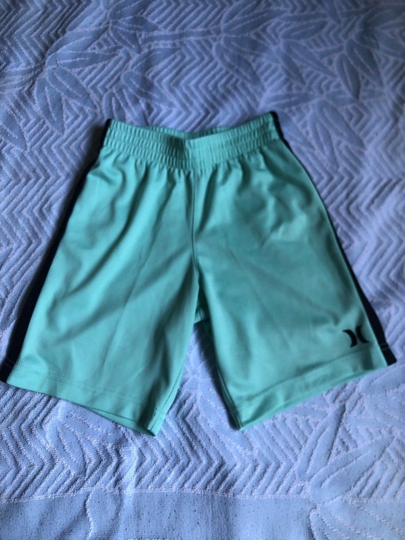 Hurley Shorts Size 7 (Category: Babies & Kids Fashion) located in Aliaga. Submitted by imang_13 (Listing ID 1439687527, Image 1). Description: ✅5-7yo ✅like new - Hurley shorts - Size 7 - Light teal color with black accents - Elastic waistband - Hurley logo visible - Made in Vietnam.