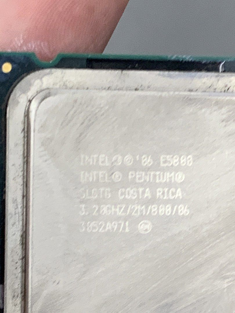 Intel Pentium E5800 CPU463054212757596160