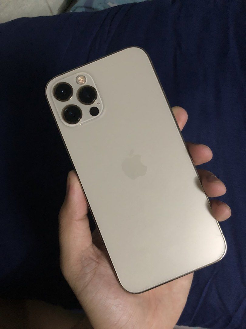Iphone 12 Pro 512Gb (Category: iPhone 12 Series) located in Manila. Submitted by arooold (Listing ID 1439728674, Image 1). Description: Iphone 12 Pro 512Gb Gold No Sim Restriction No Parts Out 95 Battery Percent With Free 2 Case and Charger Meet Up/Delivery, Vc for Safety transaction! Qc Loc! Meet up Contact Number : 09319087677.