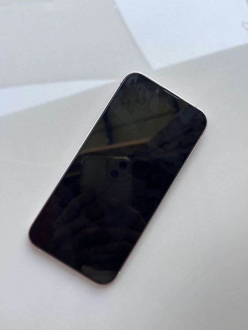 Iphone 13 pink 256gb (Category: iPhone 13 Series) located in Manila. Submitted by stashedgarments (Listing ID 1439624856, Image 2). Description: Unit only no inclusions.